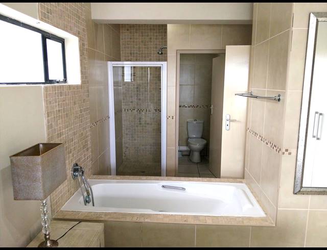 3 BEDROOM APARTMENT FOR SALE IN LAWRENCE ROCKS